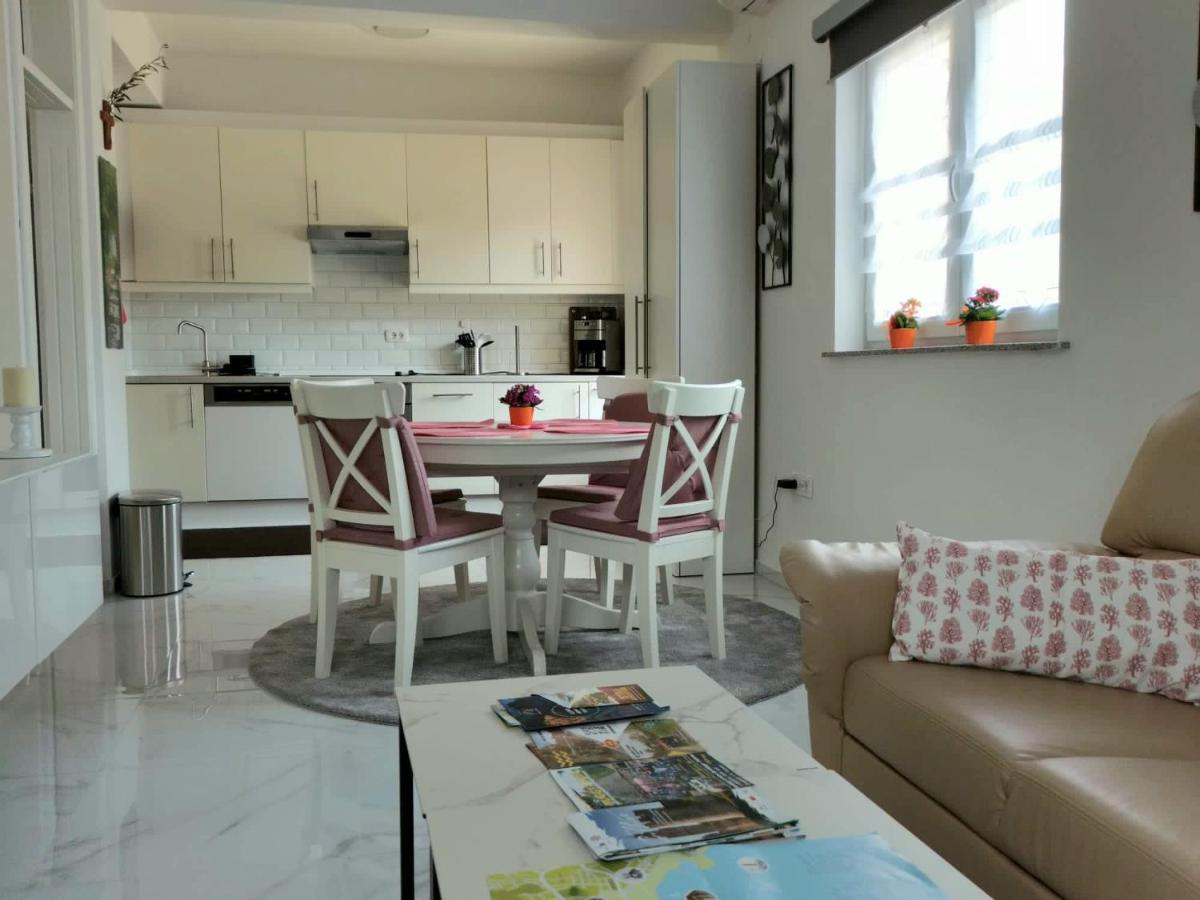 Apartment Grazia Pula Exterior foto